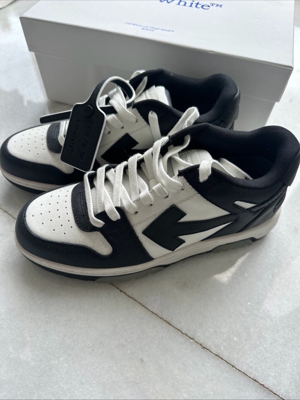 Off-White Kids Black and White Arrow Low-Top Sneakers